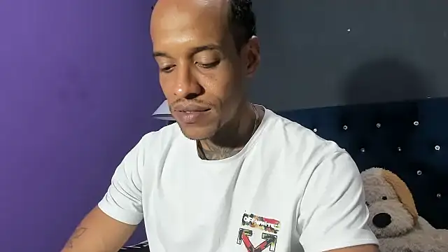 Snapshot of Salomon_koude chatting on 02/06/26, 10:39 Salomon koude online show from 02/06/26, 10:39