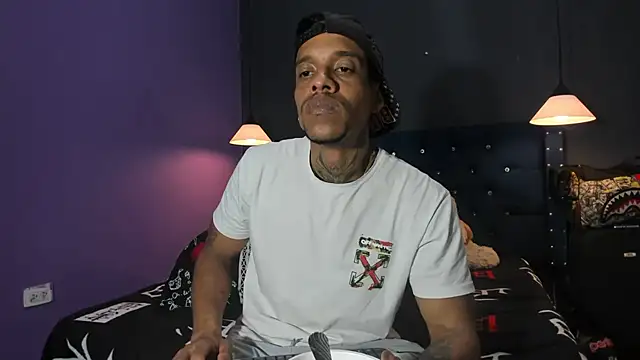 Snapshot of Salomon_koude chatting on 02/19/26, 06:21 Salomon koude online show from 02/19/26, 06:21