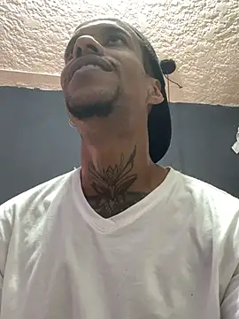 Snapshot of Salomon_koude chatting on 12/15/25, 05:19 Salomon koude online show from 12/15/25, 05:19