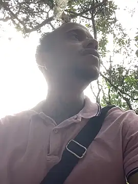 Snapshot of Salomon_koude chatting on 12/16/25, 06:01 Salomon koude online show from 12/16/25, 06:01