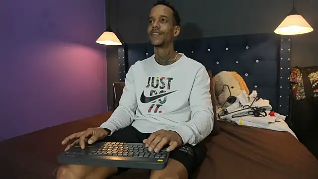 Snapshot of Salomon_koude chatting on 01/31/26, 10:30 Salomon koude online show from 01/31/26, 10:30