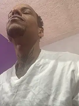 Snapshot of Salomon_koude chatting on 03/23/26, 03:17 Salomon koude online show from 03/23/26, 03:17