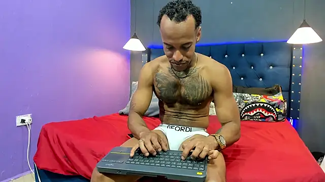 Snapshot of Salomon_koude chatting on 11/23/25, 07:24 Salomon koude online show from 11/23/25, 07:24