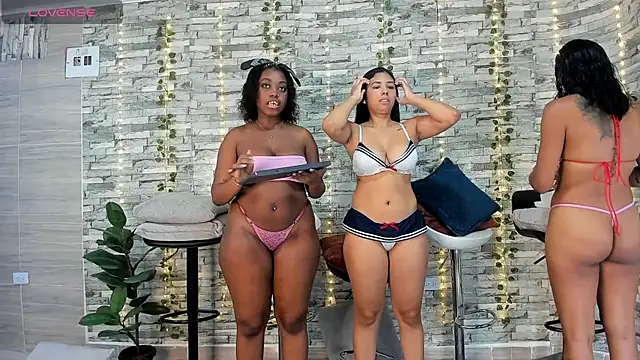 Candyscouples online show from 10/28/25, 06:07