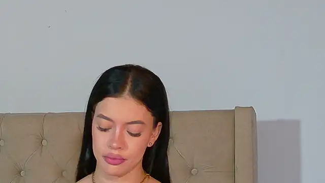 GeorginaHills online show from 04/02/26, 09:43