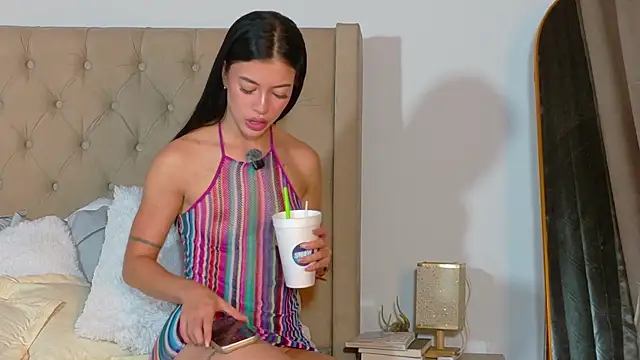 GeorginaHills online show from 03/29/26, 12:56