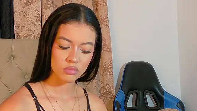 GeorginaHills online show from 11/03/25, 09:18