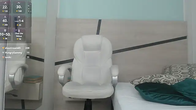 Snapshot of sussy_leon chatting on 02/24/25, 06:15 sussy leon online show from 02/24/25, 06:15