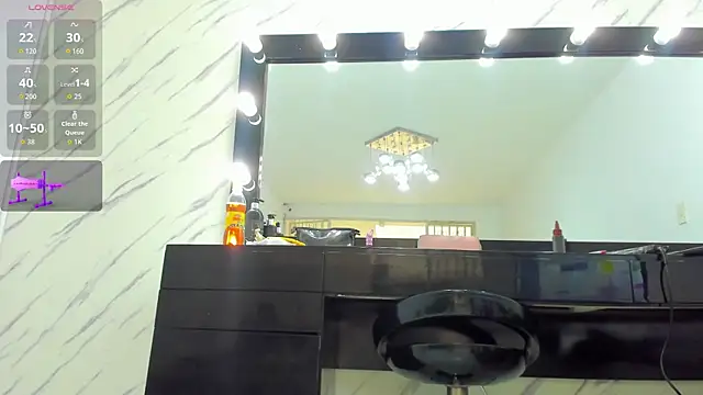 ElisabethMassey online show from 11/04/25, 04:00