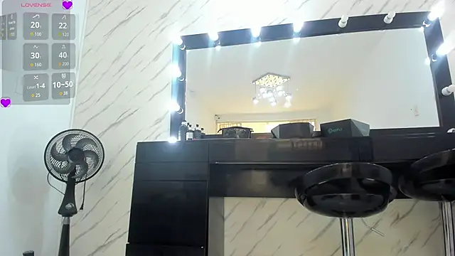 ElisabethMassey online show from 10/23/25, 04:49