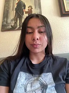 Im sophia1 online show from 03/12/26, 10:30