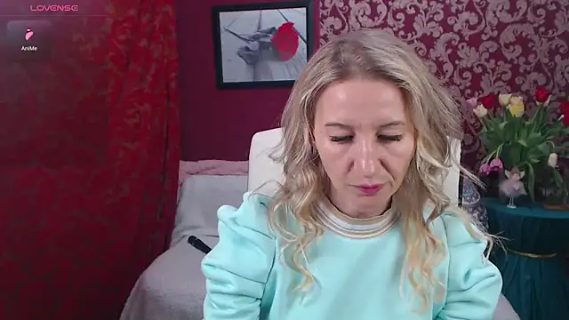 Snapshot of Sofia_Soul chatting on 03/09/25, 07:48 Sofia Soul online show from 03/09/25, 07:48