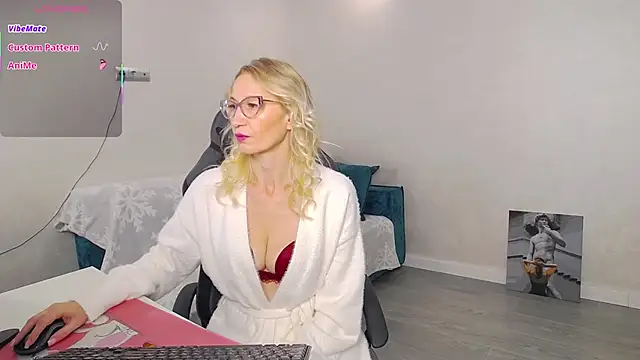 Snapshot of Sofia_Soul chatting on 09/30/25, 06:36 Sofia Soul online show from 09/30/25, 06:36