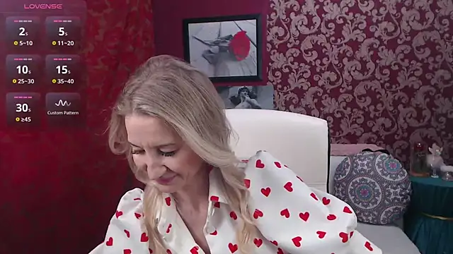 Snapshot of Sofia_Soul chatting on 03/03/25, 12:06 Sofia Soul online show from 03/03/25, 12:06