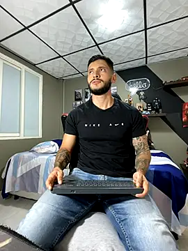 marcel crawford96 online show from 12/18/25, 12:31