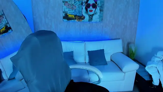 nova sex01 online show from 10/25/25, 04:55