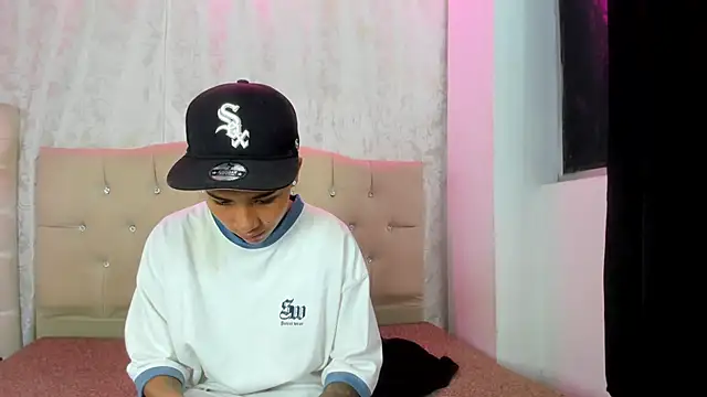 nova sex01 online show from 11/20/25, 05:30