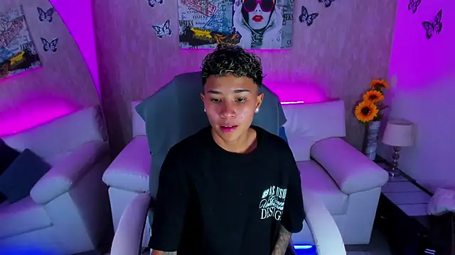 nova sex01 online show from 11/28/25, 03:39