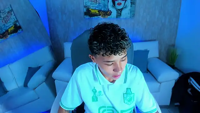 nova sex01 online show from 10/21/25, 04:45