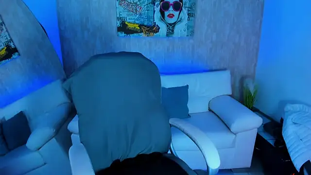 nova sex01 online show from 10/24/25, 04:33