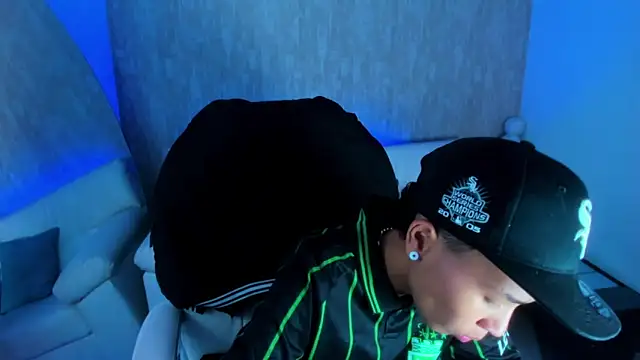 nova sex01 online show from 09/17/25, 03:41