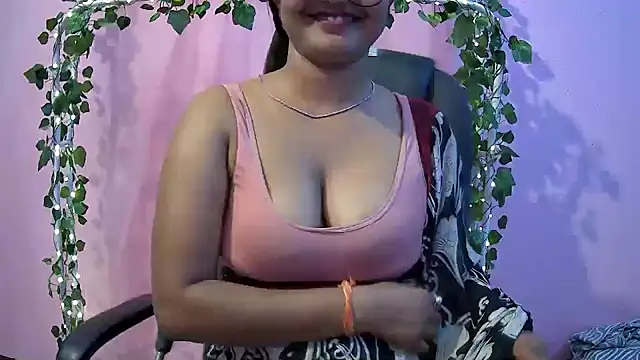 Snapshot of Pari-new chatting on 03/07/25, 10:56 Pari-new online show from 03/07/25, 10:56
