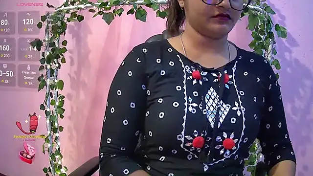 Snapshot of Pari-new chatting on 03/18/25, 04:07 Pari-new online show from 03/18/25, 04:07