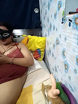 Snapshot of tina8th chatting on 11/24/25, 05:24 tina8th online show from 11/24/25, 05:24