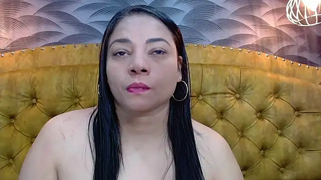 Snapshot of NahomiFireSex chatting on 11/14/25, 03:43 NahomiFireSex online show from 11/14/25, 03:43