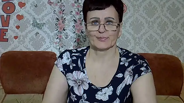 Snapshot of PaulaGolden chatting on 04/27/26, 07:45 PaulaGolden online show from 04/27/26, 07:45