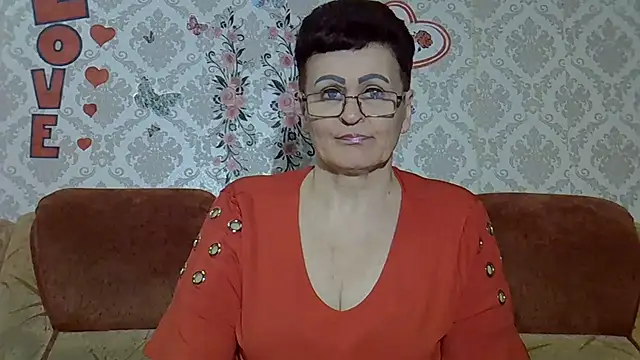 Snapshot of PaulaGolden chatting on 06/02/26, 04:40 PaulaGolden online show from 06/02/26, 04:40