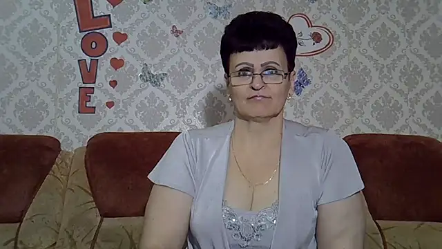 PaulaGolden online show from 10/03/25, 07:43