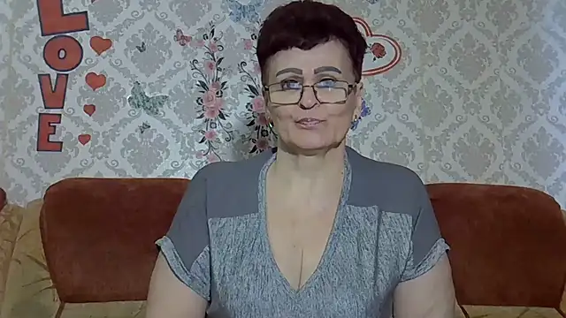 PaulaGolden online show from 06/16/26, 05:02