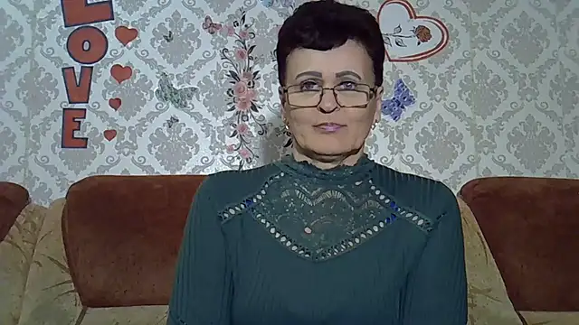 Snapshot of PaulaGolden chatting on 04/19/26, 07:38 PaulaGolden online show from 04/19/26, 07:38