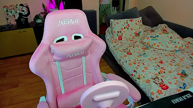 Snapshot of ameli_moon chatting on 11/04/25, 02:21 ameli moon online show from 11/04/25, 02:21