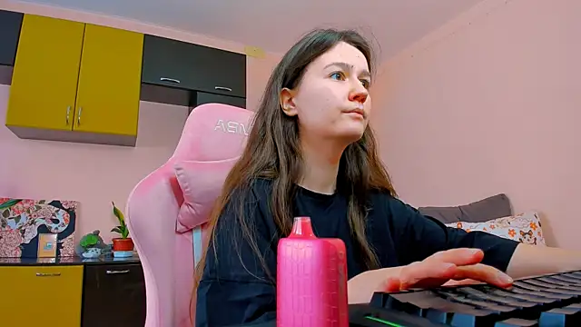 Snapshot of ameli_moon chatting on 09/27/25, 11:05 ameli moon online show from 09/27/25, 11:05