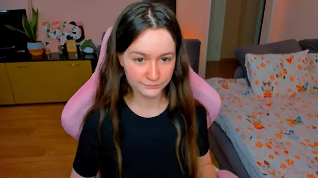 Snapshot of ameli_moon chatting on 10/08/25, 01:45 ameli moon online show from 10/08/25, 01:45