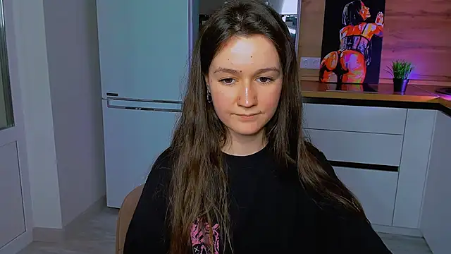 Snapshot of ameli_moon chatting on 02/15/25, 06:01 ameli moon online show from 02/15/25, 06:01