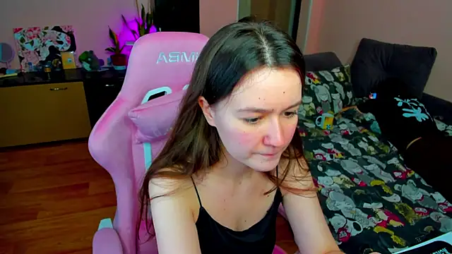 Snapshot of ameli_moon chatting on 10/28/25, 01:43 ameli moon online show from 10/28/25, 01:43