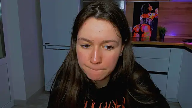 Snapshot of ameli_moon chatting on 02/22/25, 04:51 ameli moon online show from 02/22/25, 04:51