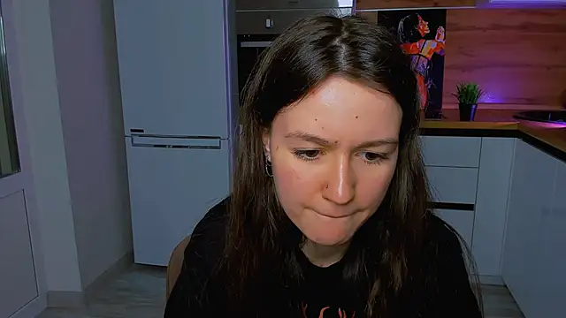 Snapshot of ameli_moon chatting on 02/18/25, 04:36 ameli moon online show from 02/18/25, 04:36