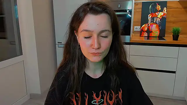 Snapshot of ameli_moon chatting on 02/01/25, 02:13 ameli moon online show from 02/01/25, 02:13