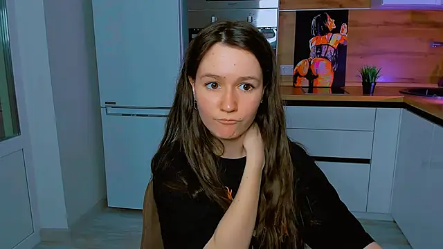 Snapshot of ameli_moon chatting on 03/01/25, 04:22 ameli moon online show from 03/01/25, 04:22