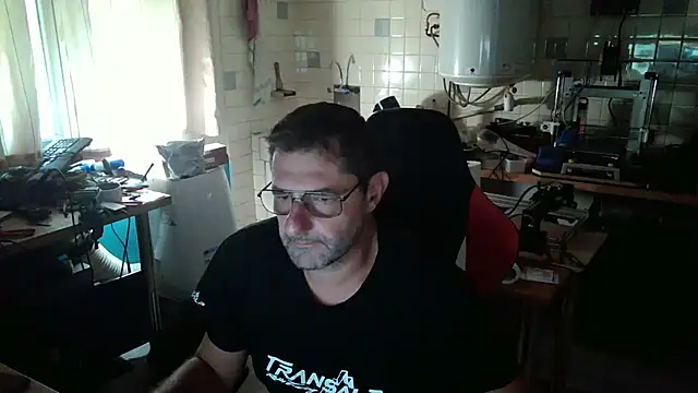 Snapshot of snork80 chatting on 09/19/25, 07:23 snork80 online show from 09/19/25, 07:23