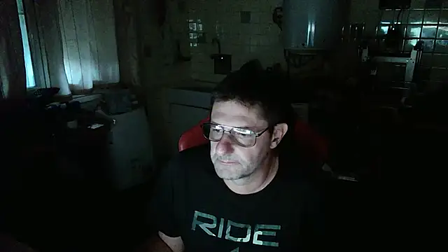 Snapshot of snork80 chatting on 09/15/25, 04:40 snork80 online show from 09/15/25, 04:40