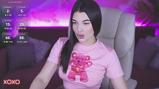 YourLolaBunny online show from 12/17/25, 08:03