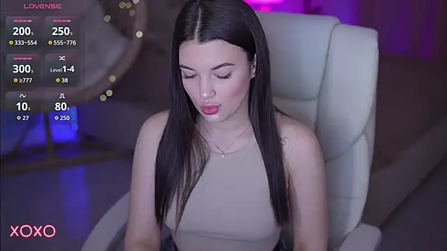 YourLolaBunny online show from 04/18/26, 06:49