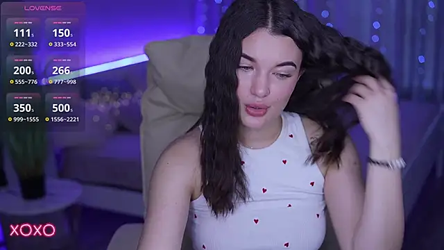 YourLolaBunny online show from 11/22/25, 06:34