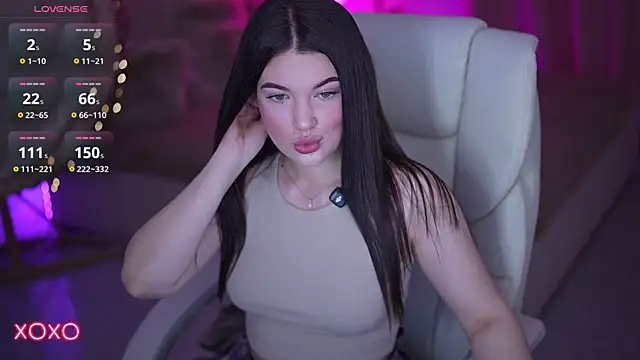 YourLolaBunny online show from 04/23/26, 06:53
