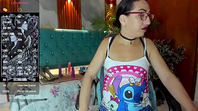 Snapshot of sabrina_dupont chatting on 12/18/25, 12:53 sabrina dupont online show from 12/18/25, 12:53